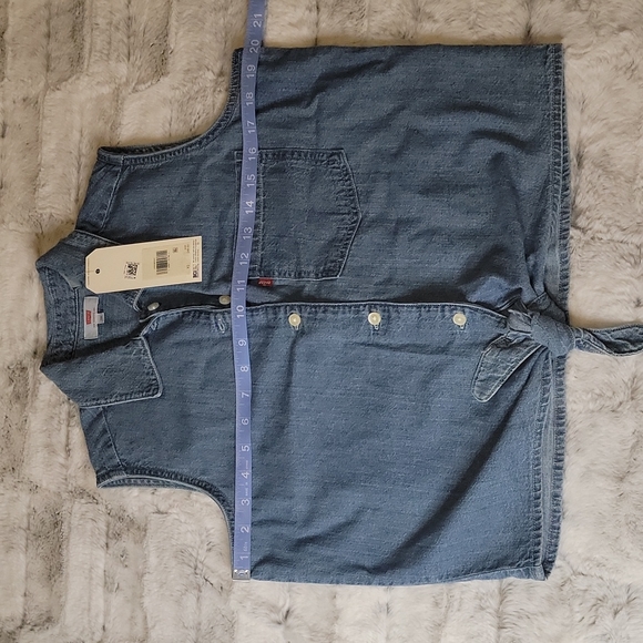 Levi's Denim Shirt - Picture 6 of 9